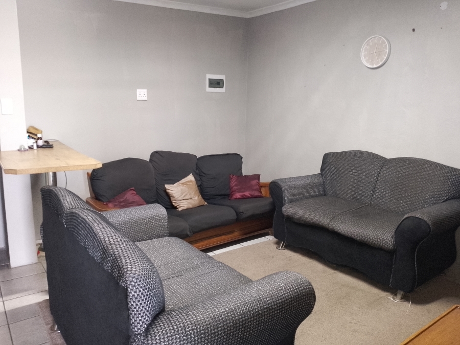 6 Bedroom Property for Sale in Parsonsvlei Eastern Cape